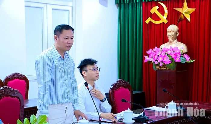 Đại diện Lasong Hotel and Villas Sầm Sơn phát biểu ý kiến tại cuộc họp.