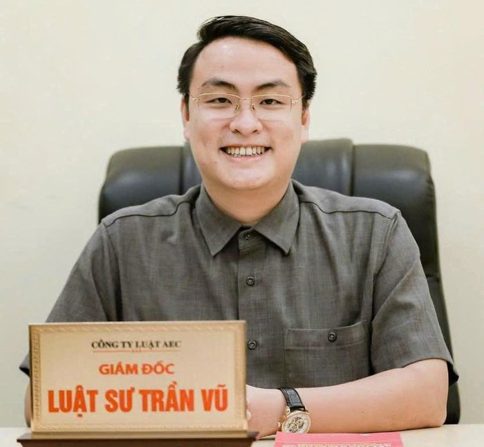 Theo ông Vũ, các doanh nghiệp đi tiên phong đã phải bỏ ra nguồn vốn đầu tư ban đầu (CAPEX) lớn để phát triển mạng lưới, dựa trên tiêu chuẩn quốc tế hoặc tiêu chuẩn cơ sở của nhà sản xuất.  Việc công nhận và cho phép các hệ thống hiện hữu tiếp tục hoạt động giúp doanh nghiệp tối ưu hiệu quả sử dụng vốn, đồng thời hạn chế nguy cơ đứt gãy mạng lưới sạc trong quá trình chuyển sang khung quy chuẩn mới.
