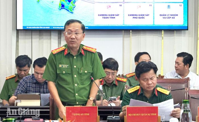 Đại diện Công an tỉnh An Giang phát biểu tại cuộc họp.