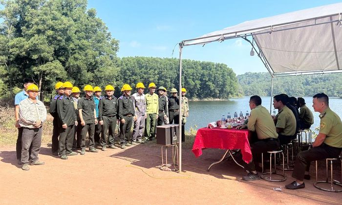 Ban Tổ chức rút kinh nghiệm sau buổi thực tập.