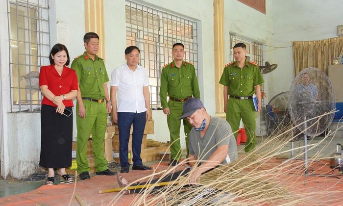  Tổ giám sát số 2 khảo sát thực tế tại Cơ sở cai nghiện ma túy số 2. 