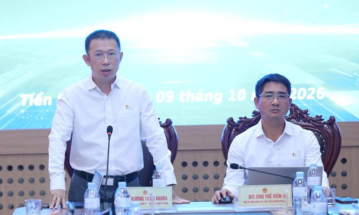  Đồng chí Vương Tuấn Nghĩa, Thành ủy viên, Bí thư Đảng ủy, Chủ tịch HĐND phường Tiền Phong quán triệt đến các tổ dân phố. 