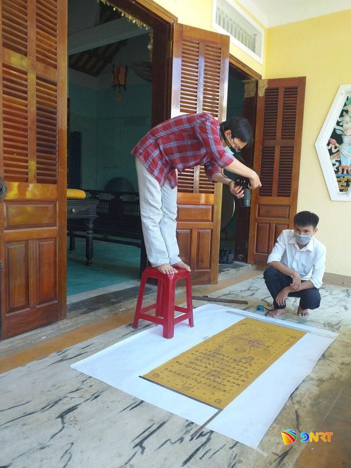 Số hóa sắc phong nhằm bảo tồn di sản. Ảnh: HỒNG VIỆT