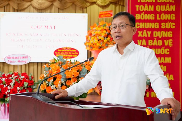 Trưởng ban Tổ chức Thành ủy Đoàn Duy Tân phát biểu tại lễ kỷ niệm Ngày truyền thống ngành Tổ chức xây dựng Đảng. Ảnh: T.CÔNG