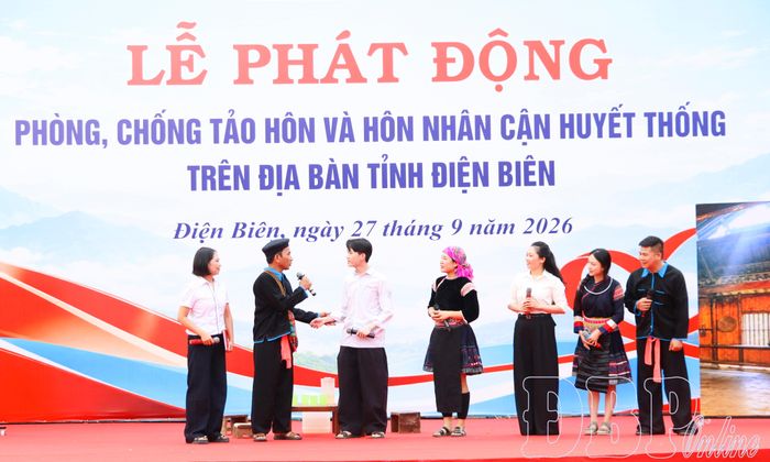 Tiểu phẩm phòng chống tảo hôn và hôn nhân cận huyết thống tại lễ phát động do UBND tỉnh tổ chức.