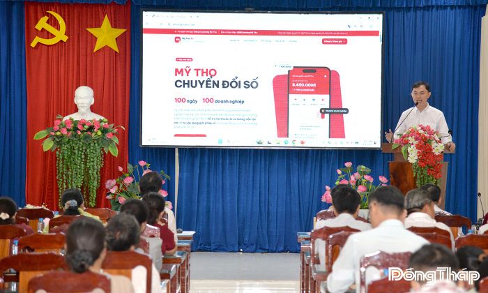 Ra mắt giao diện phần mềm "Mỹ Tho: 100 ngày - 100 doanh nghiệp chuyển đổi số". 