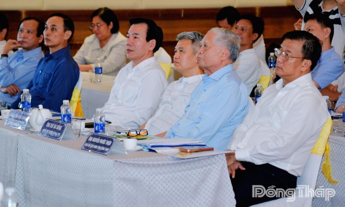 Đại biểu dự hội nghị.