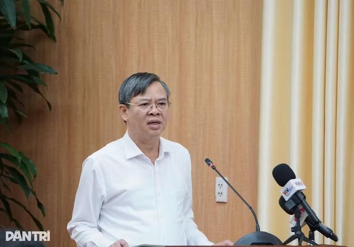 Chủ tịch UBND TP. Cần Thơ Trương Cảnh Tuyên phát biểu tại họp báo. Ảnh: Hồng Nhung/Dân trí