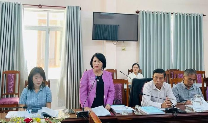  Bà Đồng Thị Ánh - Chủ tịch Hội Nữ doanh nhân tỉnh nêu ý kiến tại hội nghị. Ảnh: Minh Hoàng 