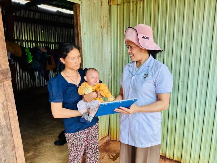 Gia Lai nâng mức hỗ trợ nhân viên y tế thôn và cô đỡ thôn lên tối đa 1,78 triệu đồng/tháng. Ảnh: Như Nguyện