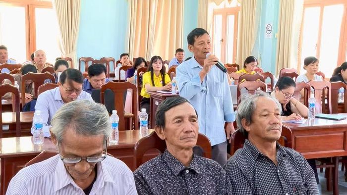 Cử tri kiến nghị nhiều nội dung liên quan đến đất đai. Ảnh: Nhật Trường