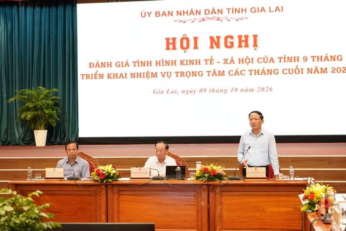  Các đồng chí lãnh đạo tỉnh chủ trì hội nghị. Ảnh: Q.T 