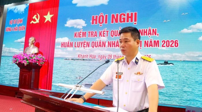 Đại tá Nguyễn Xuân Quân phát biểu tại hội nghị.