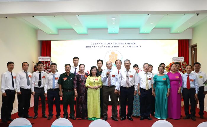 Ban Chấp hành Hội Nạn nhân chất độc da cam/dioxin tỉnh nhiệm kỳ 2026 - 2031 ra mắt đại hội.