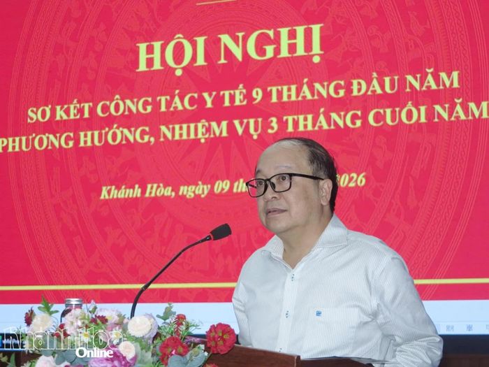 Lãnh đạo Sở Y tế phát biểu chỉ đạo tại hội nghị.