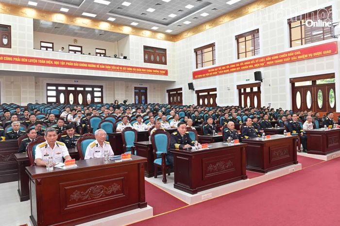 Các đại biểu dự chương trình.