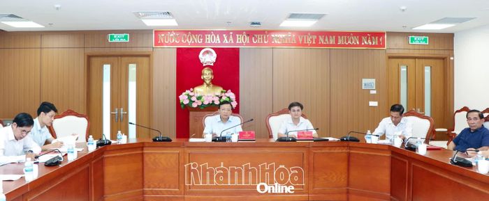 Các đại biểu tham dự cuộc họp tại điểm cầu Khánh Hòa.