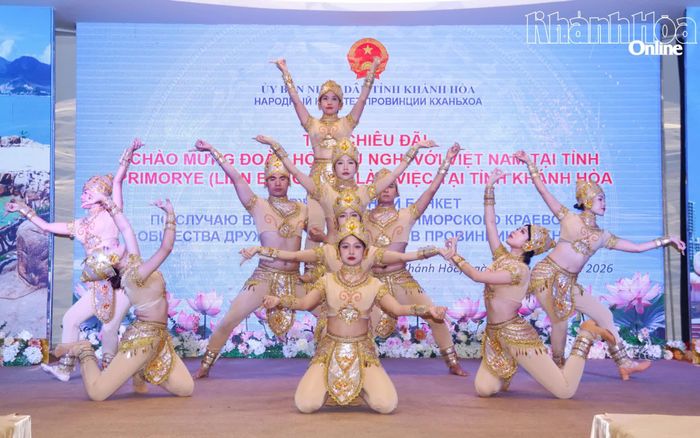 Tiết mục múa "Huyền thoại Apsara" do diễn viên Nhà hát nghệ thuật truyền thống tỉnh Khánh Hòa biểu diễn.