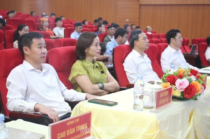 Đại biểu dự hội nghị.