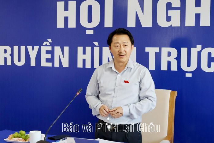 Đồng chí Sùng A Hồ – Phó Bí thư Tỉnh ủy, Trưởng Đoàn ĐBQH tỉnh phát biểu tại buổi làm việc.