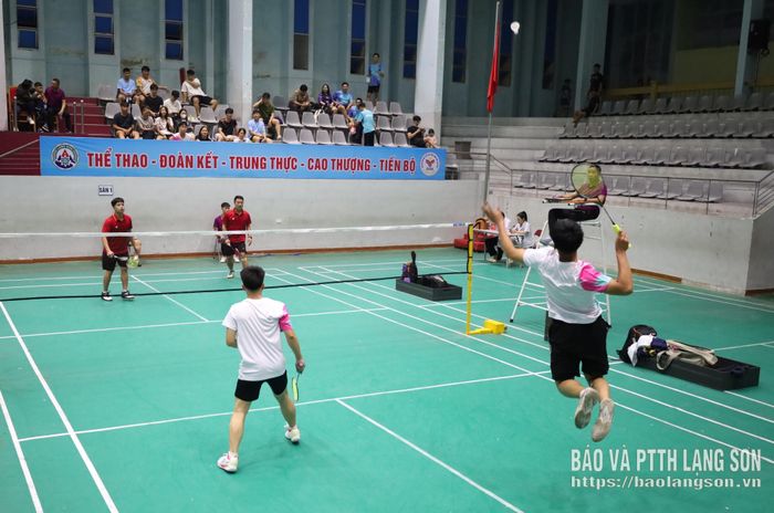 Các VĐV thi đấu nội dung đôi nam