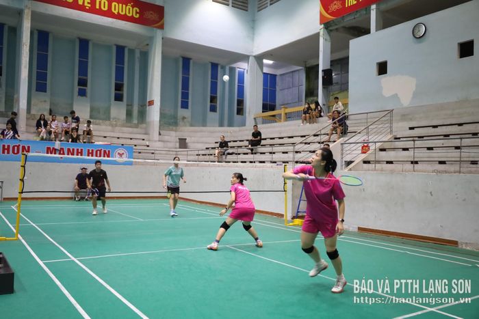 Các VĐV thi đấu nội dung đôi nữ