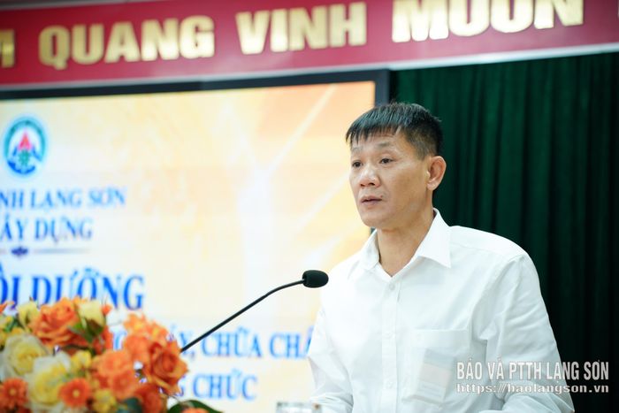 Lãnh đạo Sở Xây dựng phát biểu khai mạc lớp bồi dưỡng