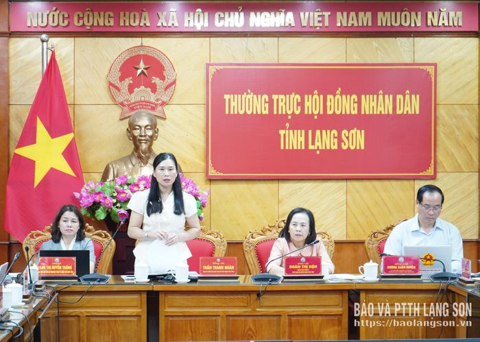 Đồng chí Trần Thanh Nhàn, Phó Chủ tịch UBND tỉnh phát biểu tại cuộc họp