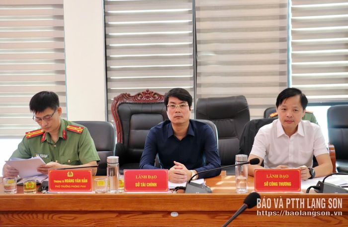 Các đại biểu tham dự hội thảo