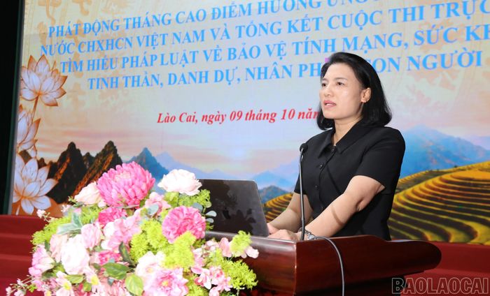 Đại diện lãnh đạo phường Lào Cai phát biểu tại hội nghị phát động Tháng cao điểm hưởng ứng Ngày Pháp luật Việt Nam.