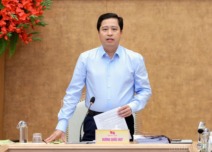 Bí thư Tỉnh ủy Dương Quốc Huy phát biểu kết luận Hội nghị Ban Thường vụ Tỉnh ủy Lào Cai lần thứ 16.