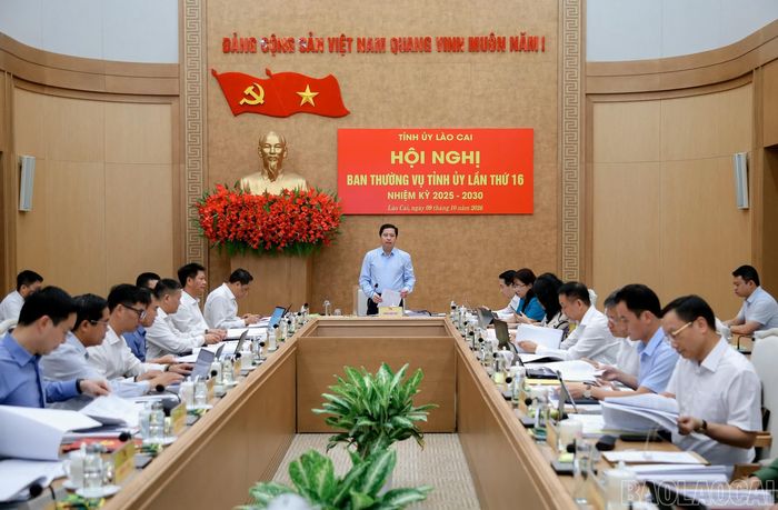 Đồng chí Bí thư Tỉnh ủy Dương Quốc Huy phát biểu chỉ đạo Hội nghị Ban Thường vụ Tỉnh ủy Lào Cai lần thứ 16.