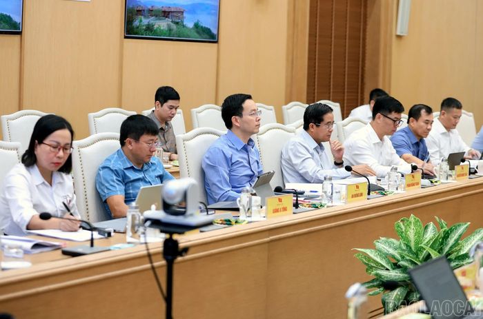 Các đại biểu dự Hội nghị Ban Thường vụ Tỉnh ủy Lào Cai lần thứ 16.