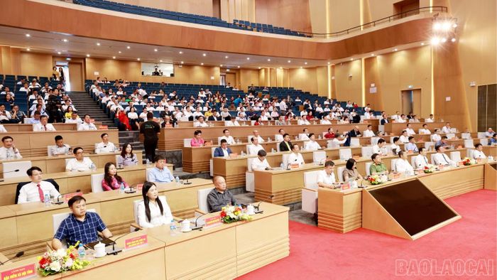 Các đại biểu dự Hội nghị Gặp mặt doanh nghiệp nhân Ngày Doanh nhân Việt Nam 13/10.
