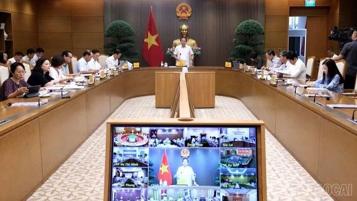 Quang cảnh Hội nghị trực tuyến toàn quốc về tiến độ sắp xếp các cơ sở giáo dục mầm non, giáo dục phổ thông tại điểm cầu Văn phòng Chính phủ.
