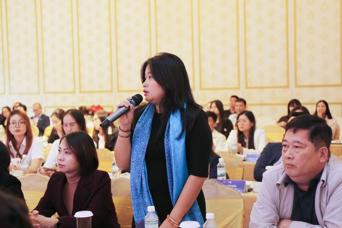 Doanh nghiệp trình bày vướng mắc tại hội nghị