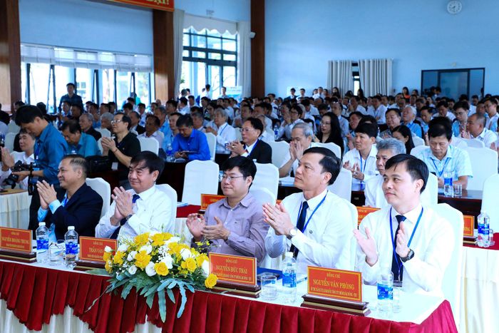 Các đại biểu dự và thể hiện đồng tình cao với các phát biểu chào mừng của lãnh đạo Trung ương
