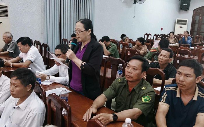 Cử tri xã Cư Jút kiến nghị tại buổi tiếp xúc cử tri