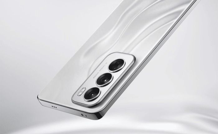 Reno12 hướng tới nhóm người dùng cần một chiếc smartphone cân bằng giữa công việc, giải trí và chụp ảnh.