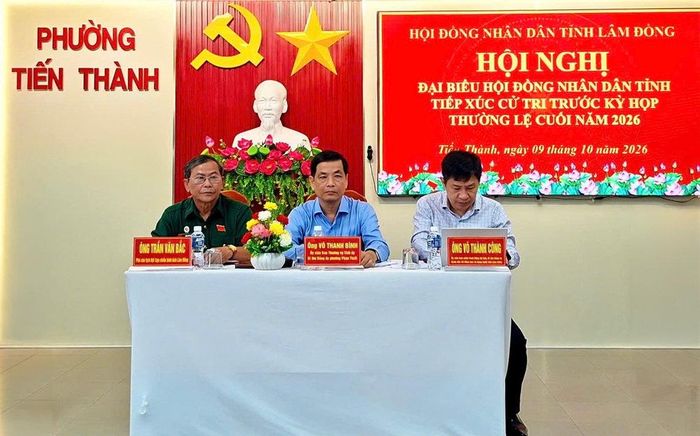 Tổ đại biểu số 8 tiếp xúc cử tri phường Tiến Thành sáng 9/10