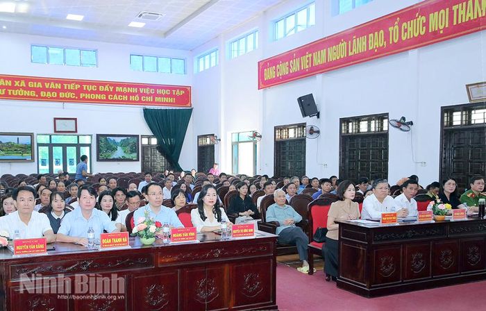 Các đại biểu dự hội nghị.