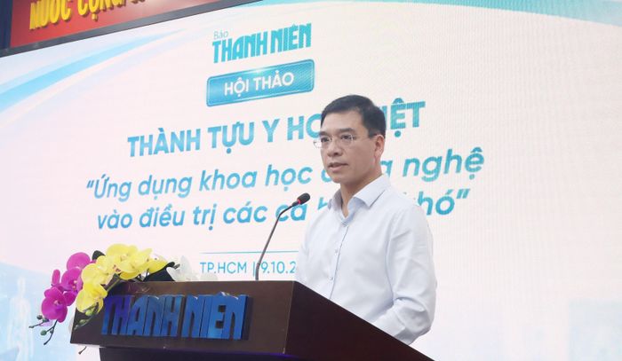 Tiến sĩ, bác sĩ Hà Anh Đức, Cục trưởng Cục Quản lý Khám, chữa bệnh - Bộ Y tế phát biểu khai mạc Hội thảo. Ảnh: Đinh Hằng - TTXVN