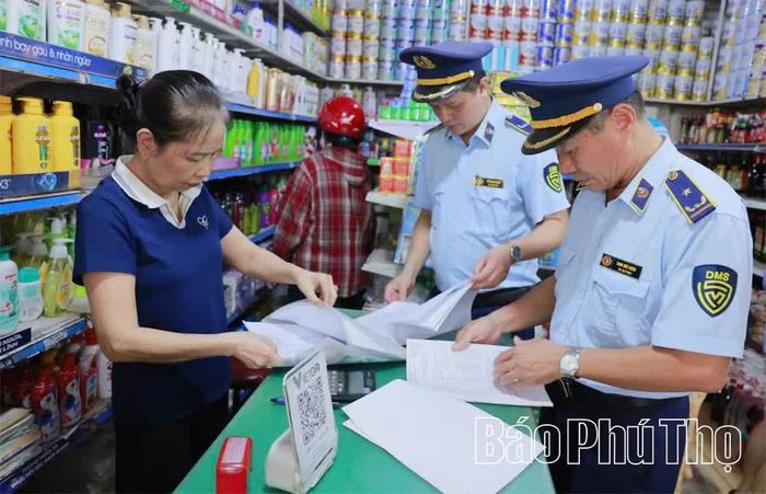 Đội Quản lý thị trường số 3 (địa bàn Hạ Hòa, Đoan Hùng, Thanh Ba) tăng cường kiểm tra, kiểm soát thị trường.