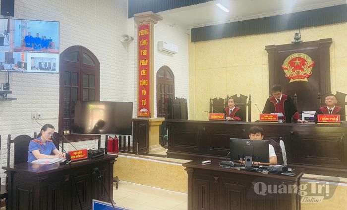 Một phiên tòa xét xử theo hình thức trực tuyến - Ảnh: V.H