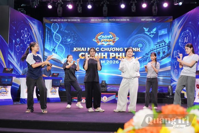 Các tiết mục văn nghệ được rà soát, chuẩn bị chu đáo, góp phần tạo không khí sôi nổi cho chương trình Chinh phục 2026 - Ảnh: L.T