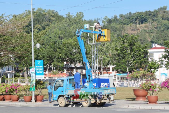 VNPT Sơn La lắp đặt 6 trạm BTS khu vực Quảng trường Tây Bắc phục vụ lễ hội.