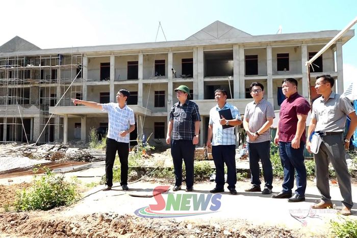 Lãnh đạo phường Tô Hiệu kiểm tra tiến độ triển khai Dự án hoàn thiện tuyến giao thông số 1A, vườn hoa Quảng trường Tây Bắc.