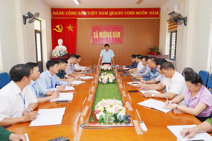 Ban Thường vụ Đảng ủy xã Mường Bám họp triển khai nhiệm vụ. Ảnh PV