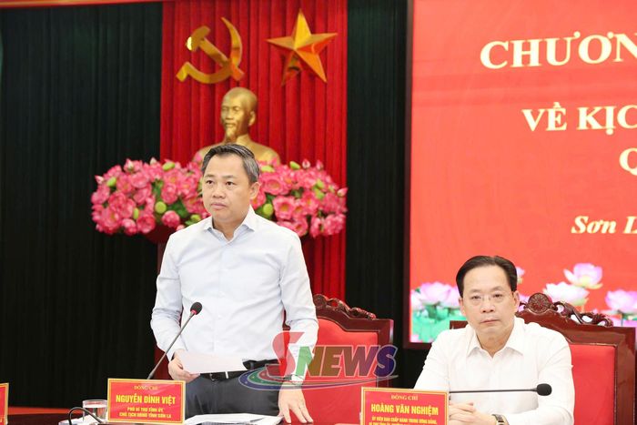 Đồng chí Nguyễn Đình Việt, Phó Bí thư Tỉnh uỷ, Chủ tịch UBND tỉnh, phát biểu tại chương trình làm việc.