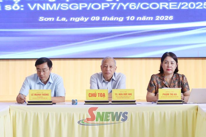 Đại diện Ban Chỉ đạo Quốc gia GEF SGP Việt Nam; lãnh đạo Liên hiệp các Hội Khoa học và Kỹ thuật tỉnh, Quỹ Bảo vệ và Phát triển rừng tỉnh chủ trì hội nghị.